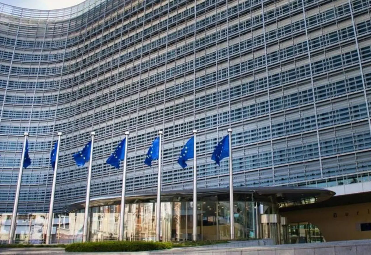 Nach KI-Cyberangriffen: EU verlangt Auskunft von OpenAI und Anthropic