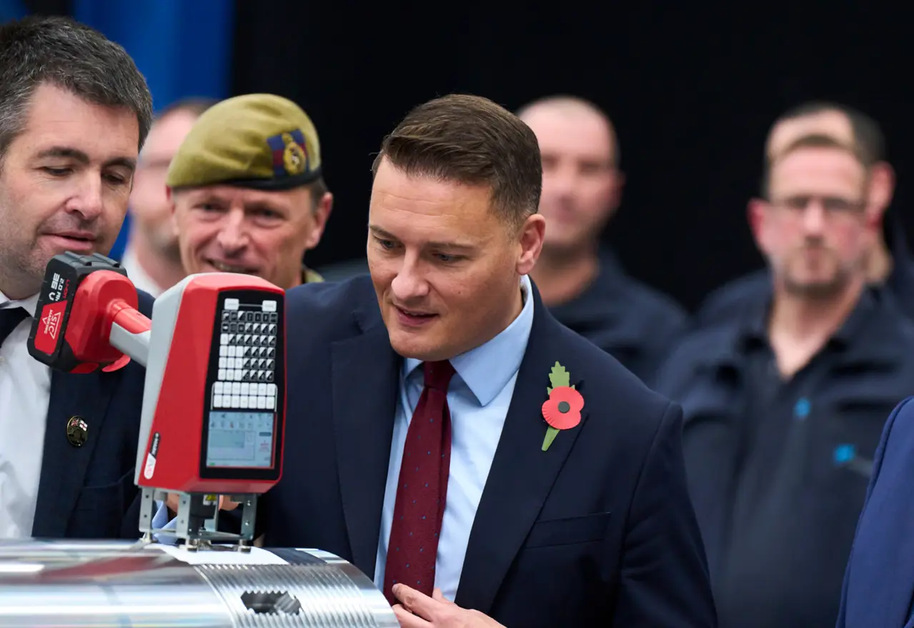 Großbritanniens Verteidigungsminister Wes Streeting warnt vor Cyberangriffen auf Lebensmittelketten