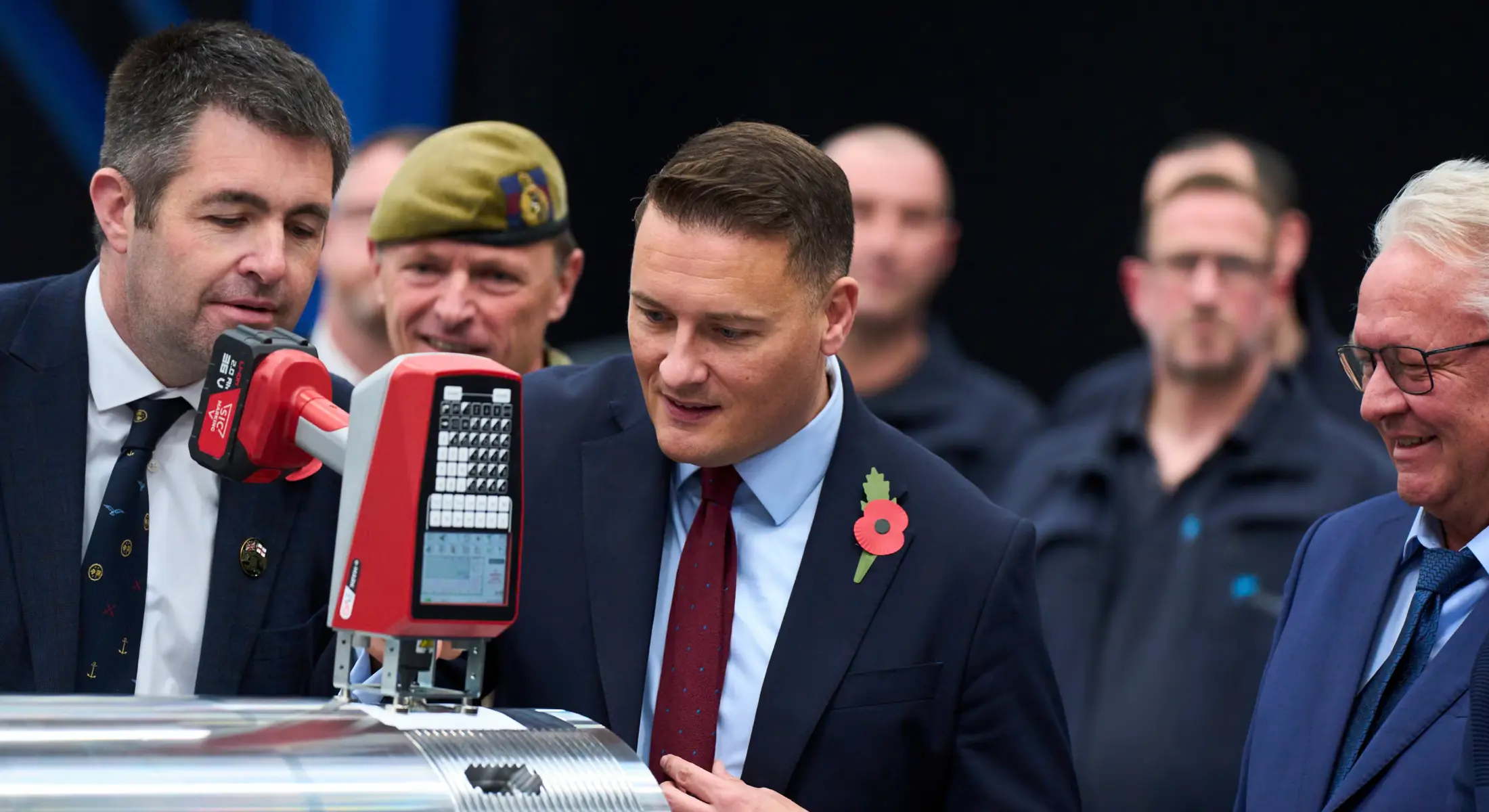 Großbritanniens Verteidigungsminister Wes Streeting warnt vor Cyberangriffen auf Lebensmittelketten