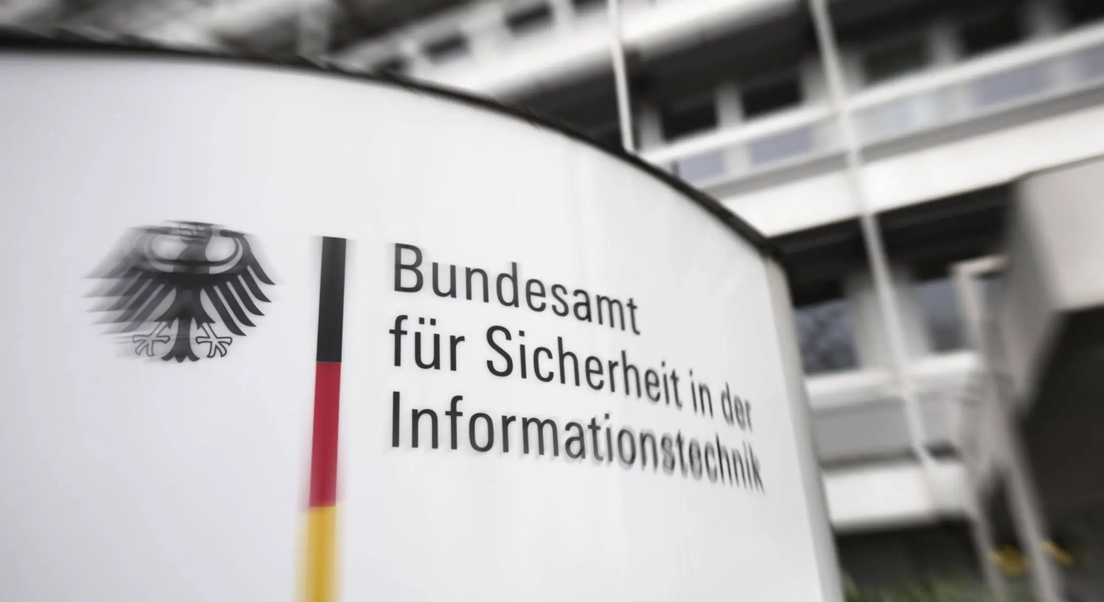 BSI mahnt nach Frankreich-Angriff: Vernetzte Geräte besser absichern