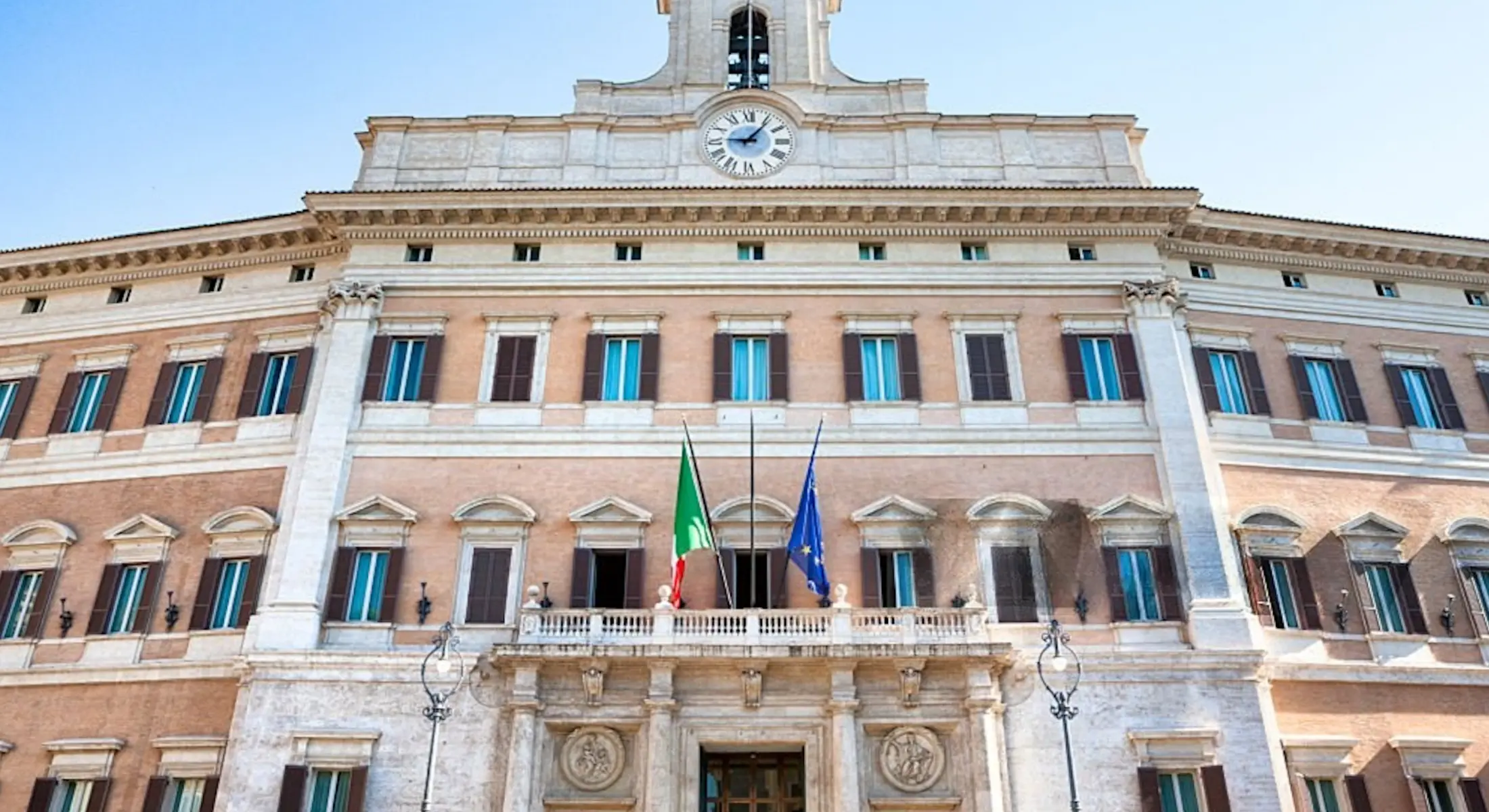 Angriff auf Italiens Parlament: Auch Meloni-Mail betroffen